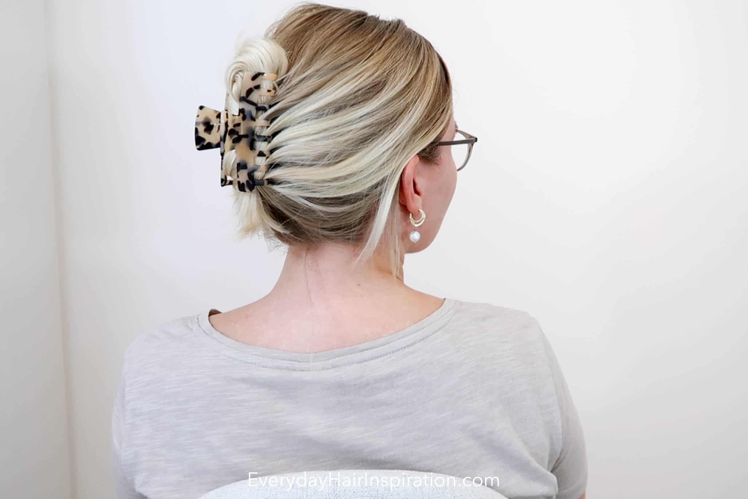 How To Put Your Hair Up In A Claw Clip Hairstyle - Everyday Hair inspiration